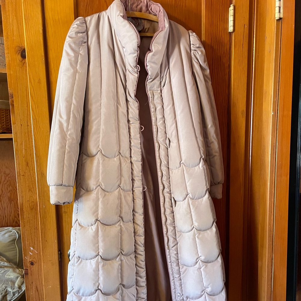 Elegant Women's Quilted Coat